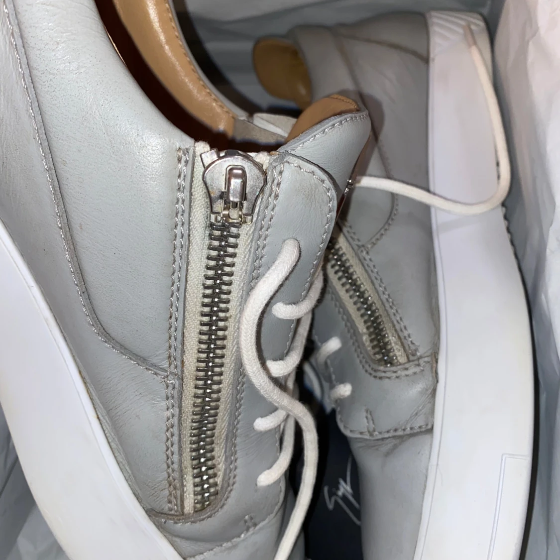 Grå sneakers från Giuseppe Zanotti - 4