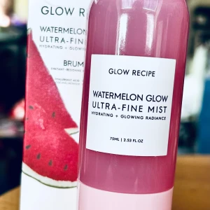 Glow Recipe Watermelon Glow hydrating face mist! - Glow Recipe Watermelon Glow ultra-fine hydrating face mist. 75 ml. Plomberad.