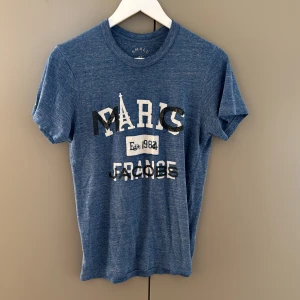 Marc jacobs t shitt - Skön tisha i storlek s passar Xs.