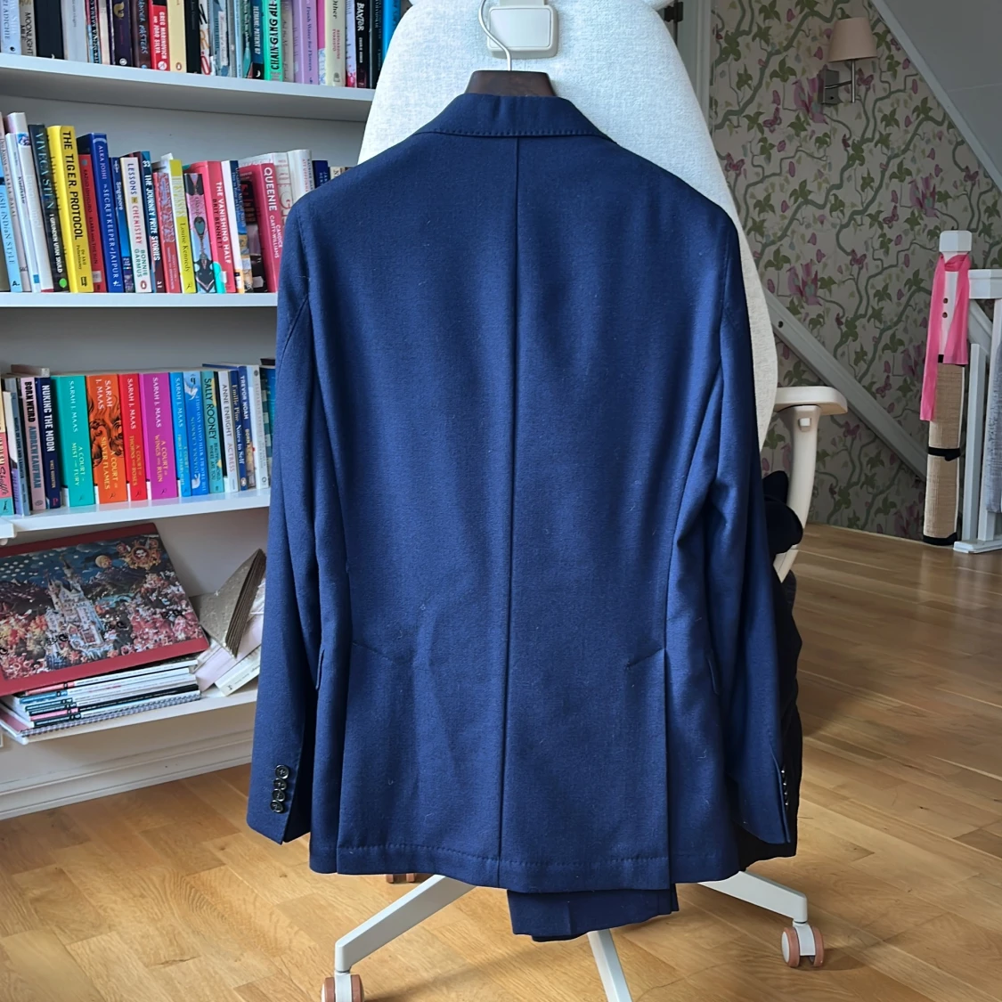 Marinblå kostym från Oscar Jacobson - 1