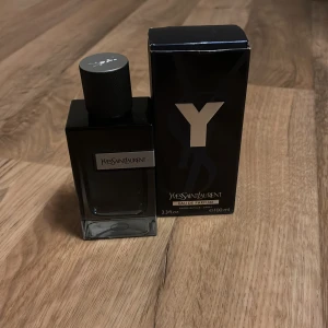 YSL parfym GE PRISFÖRSLAG  - Ml från början: 100 | Ml nu: 97 | Nypris: 1550 | Mitt pris: Ge prisförslag | Hör av er vid frågor. 