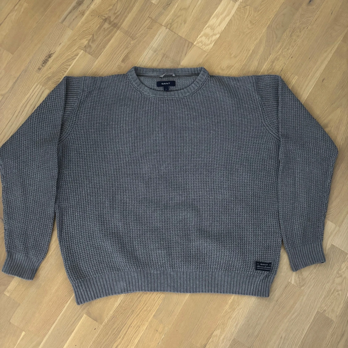Grå stickad tröja från GANT