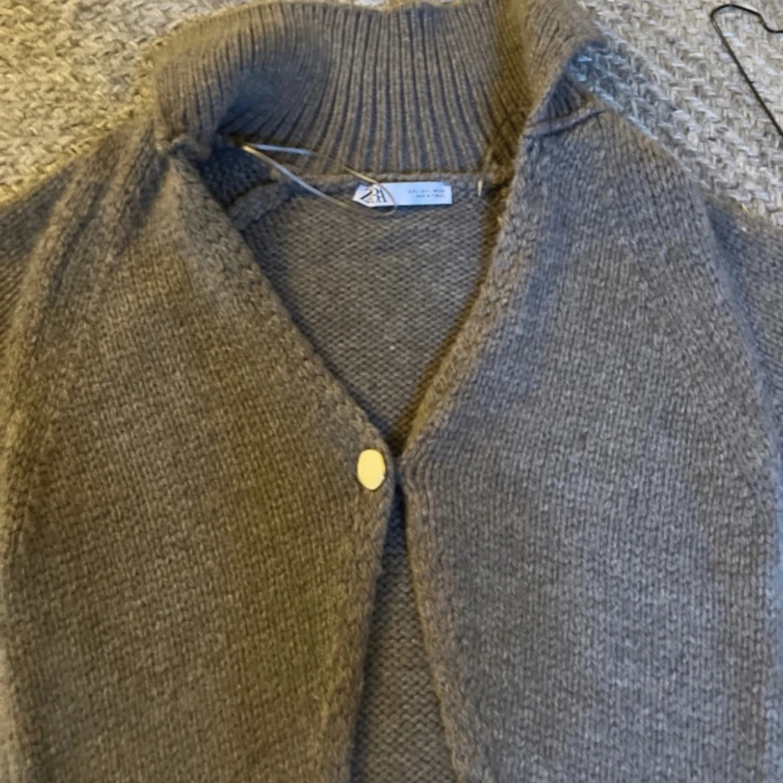 Stickad kortärmad kofta från zara - 4