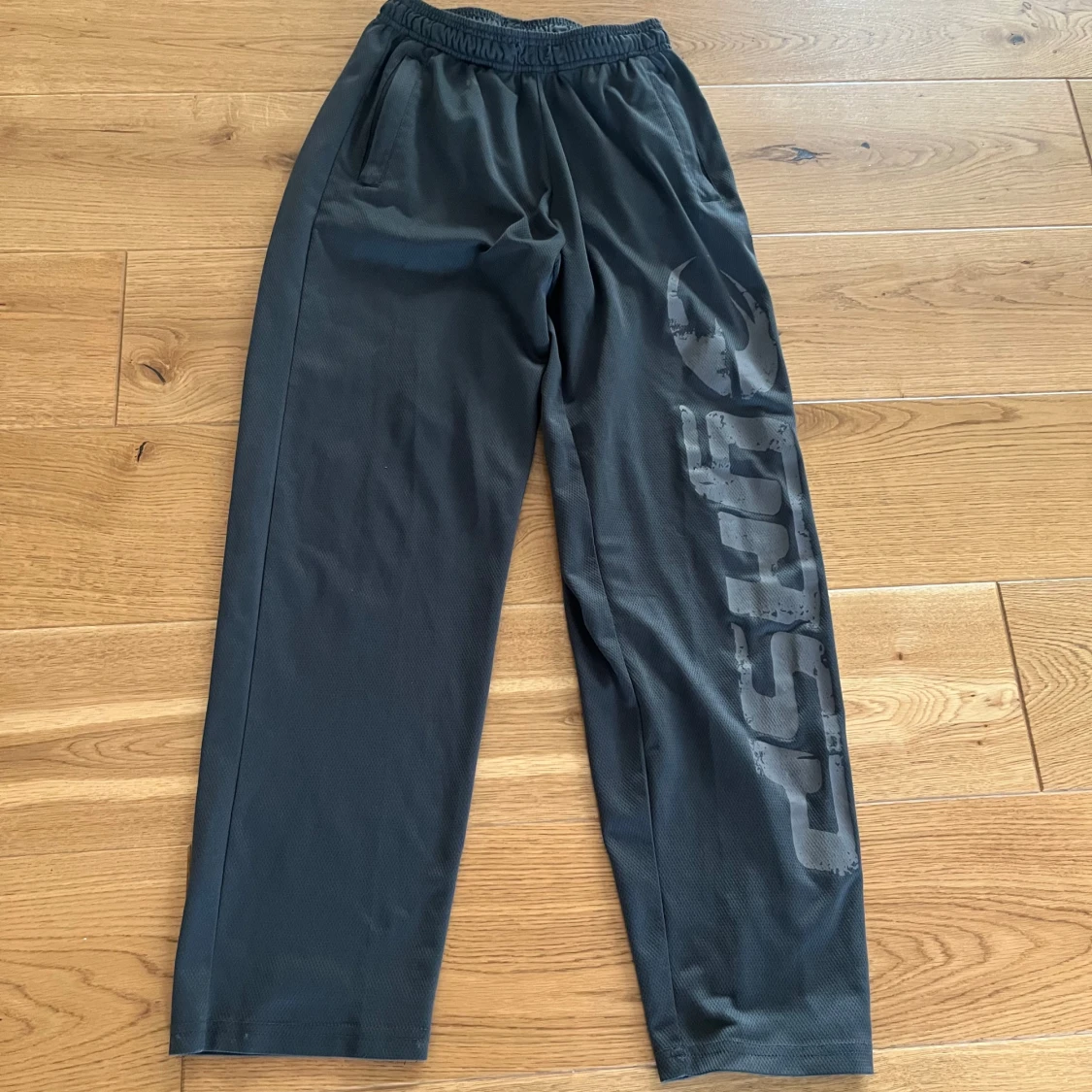 Svarta mjukisbyxor från GASP