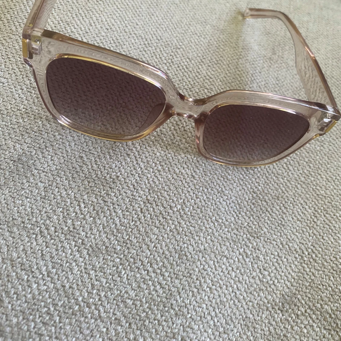 Beige fyrkantiga solglasögon - 1