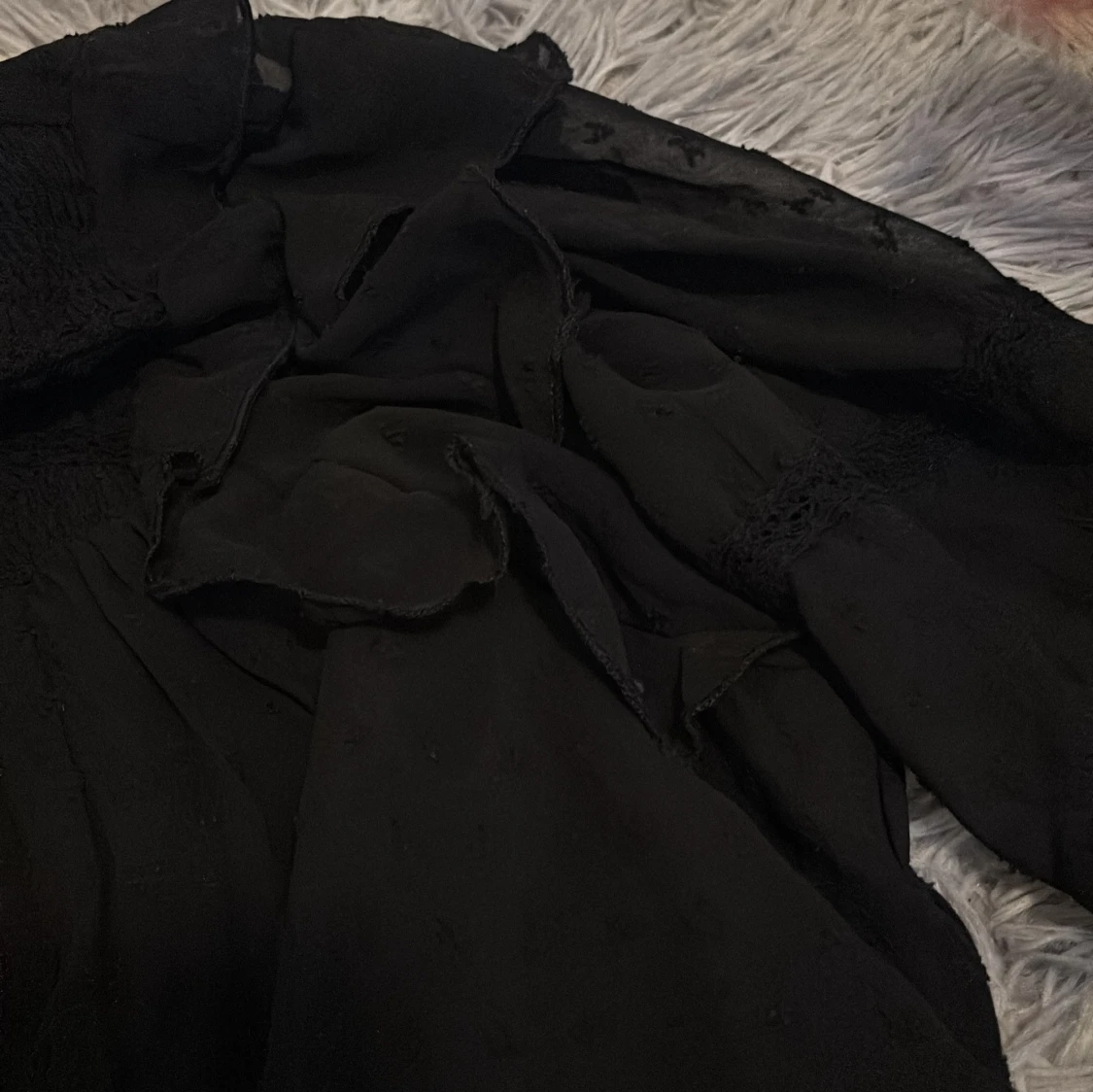 En svart blus ifrån Gina tricot - 2