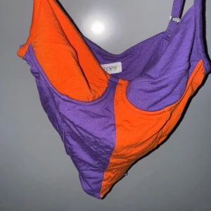 O-mighty lila orange top - Helt ny och oanvänd storlek S