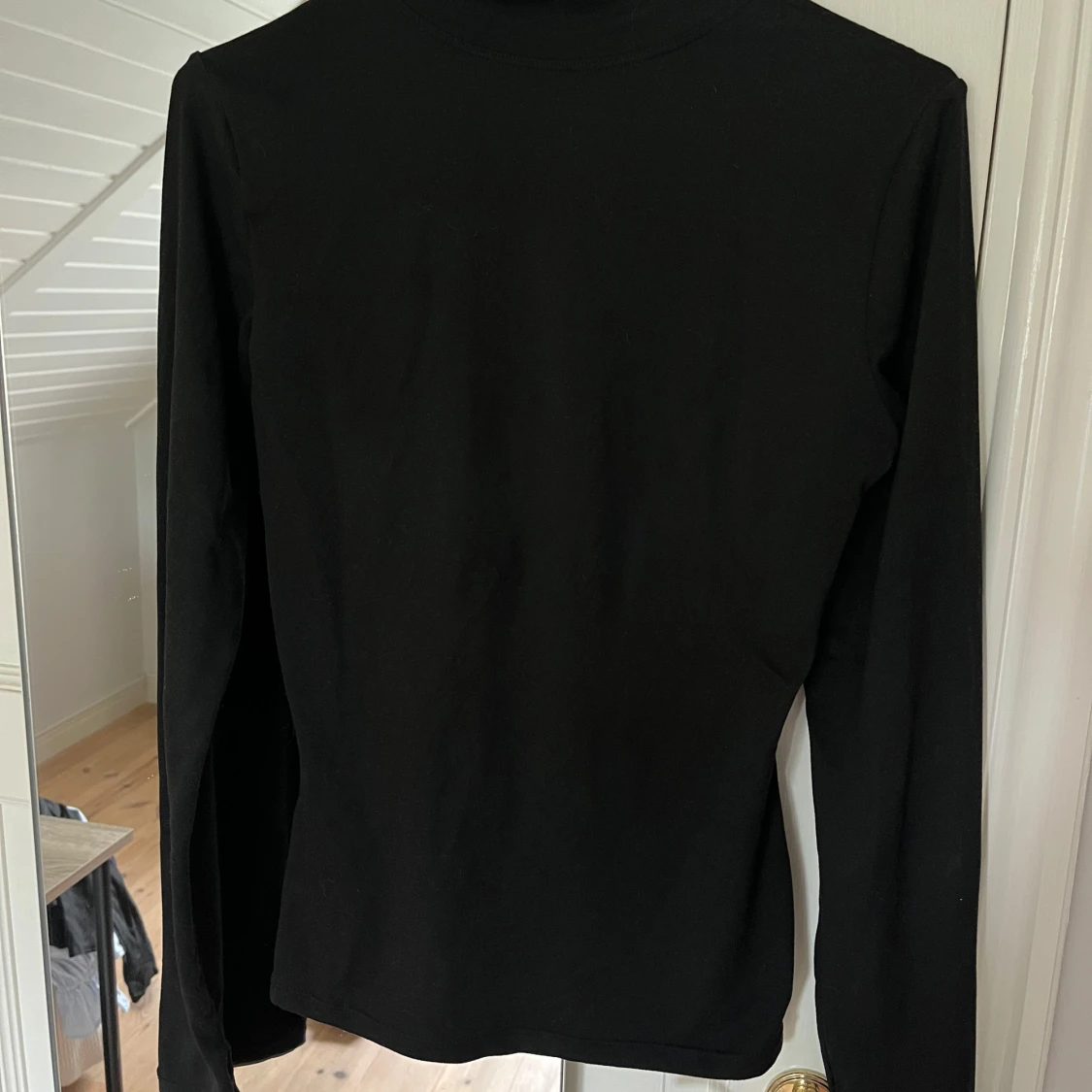 Svart långärmad tröja med zip - 2