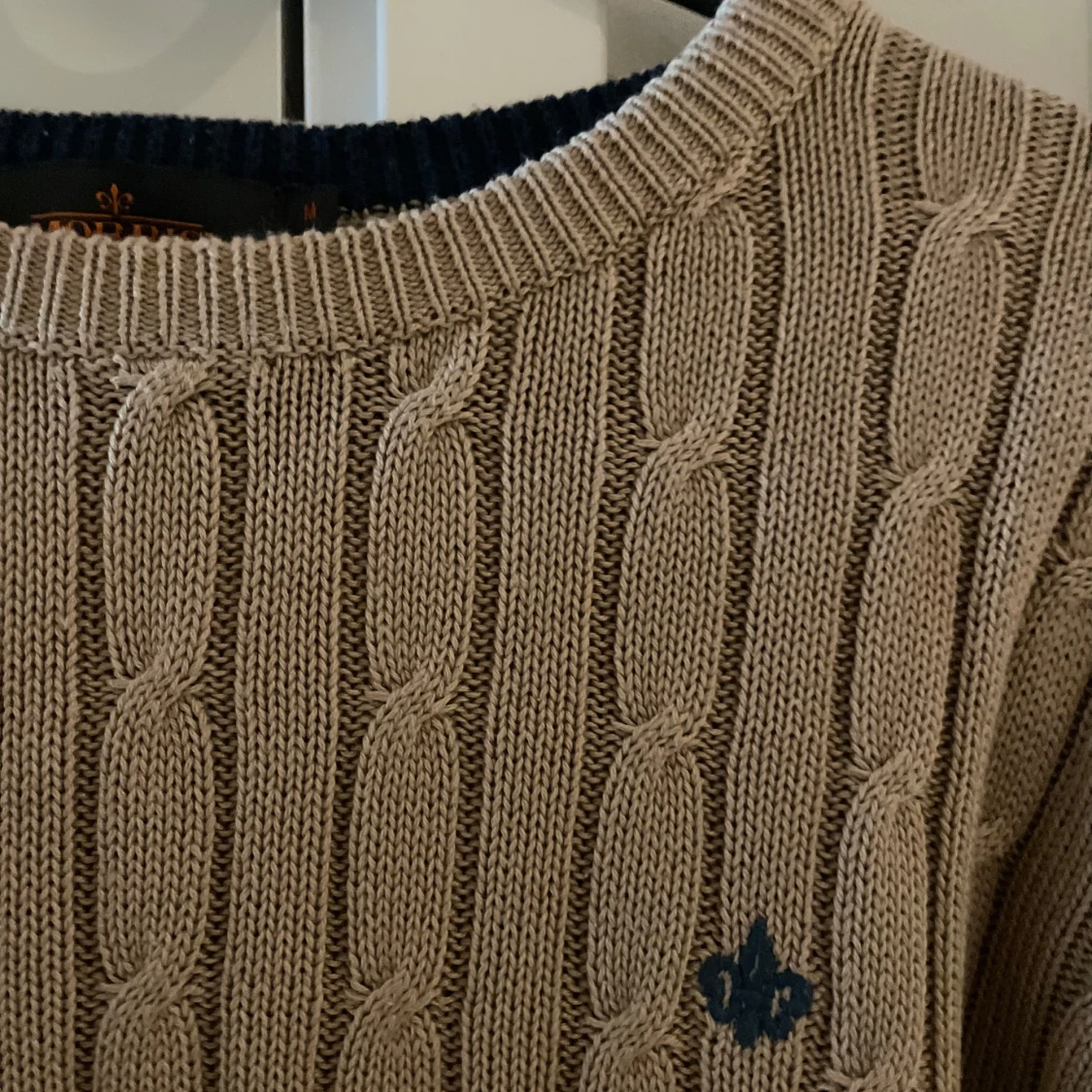 Beige kabelstickad tröja Morris - 3