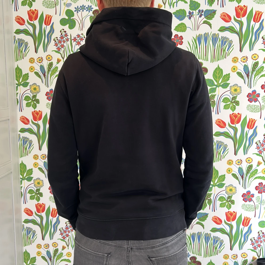 Svart hoodie  - 1