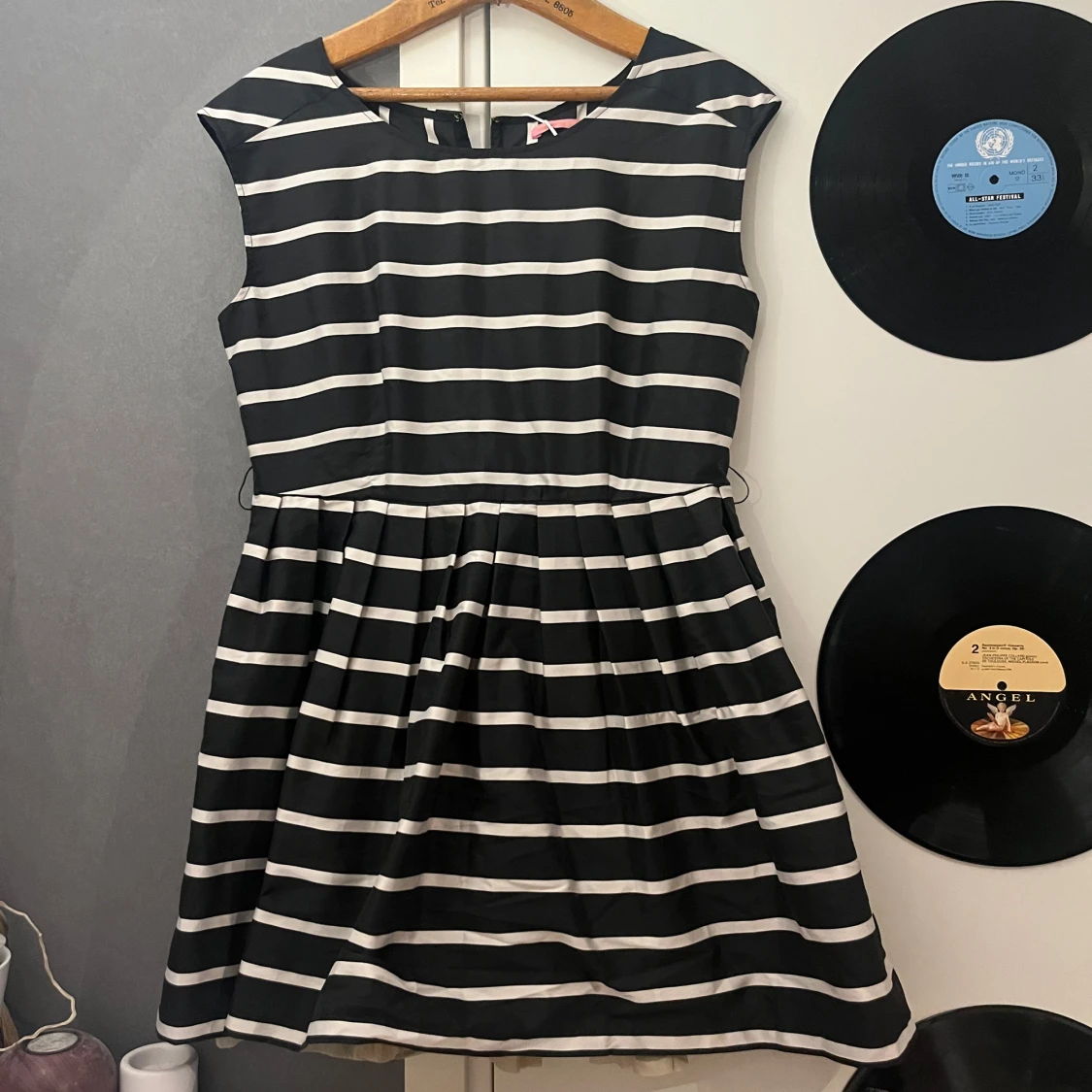 Randig kortklänning från Pernilla Wahlgren 