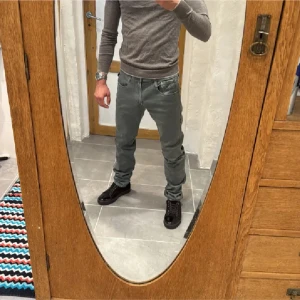 Replay jeans  - Ett par snygga jeans från Replay i storlek W32 L34 i modellen Anbbas 
