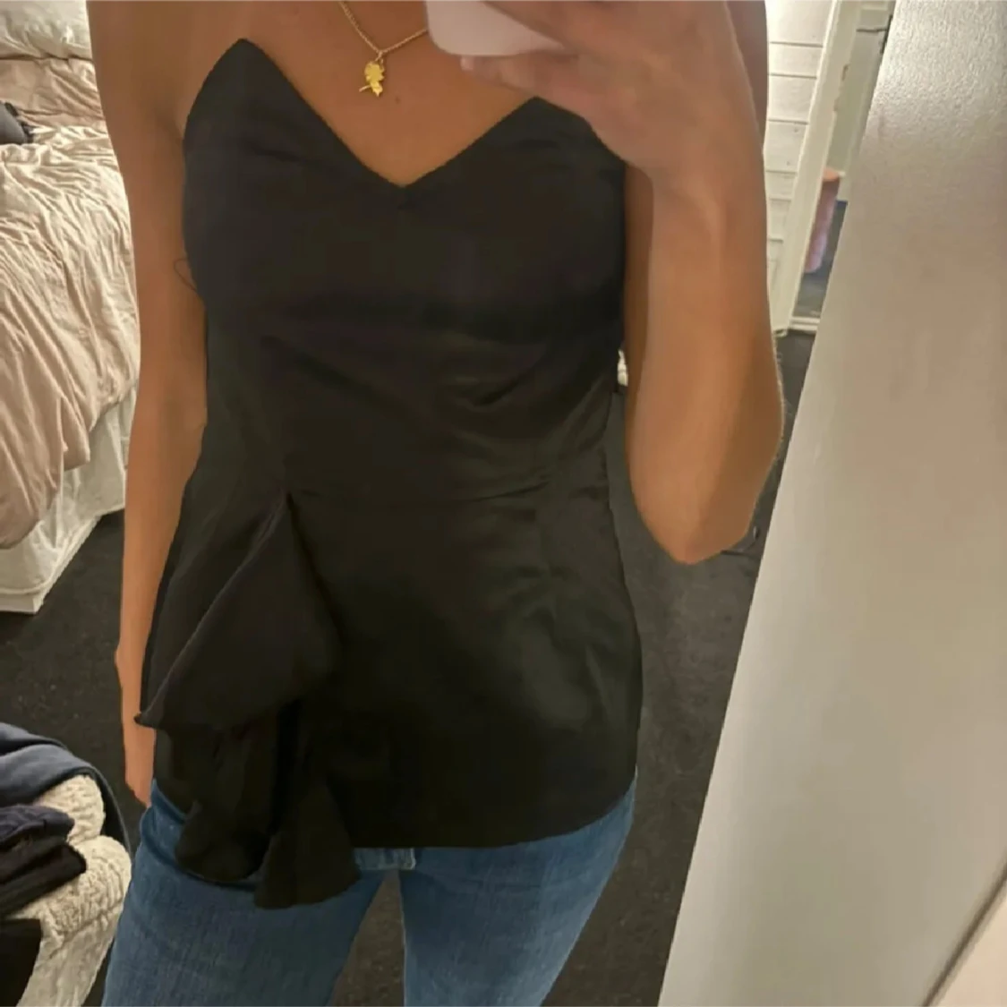Svart axelbandslös topp - 1