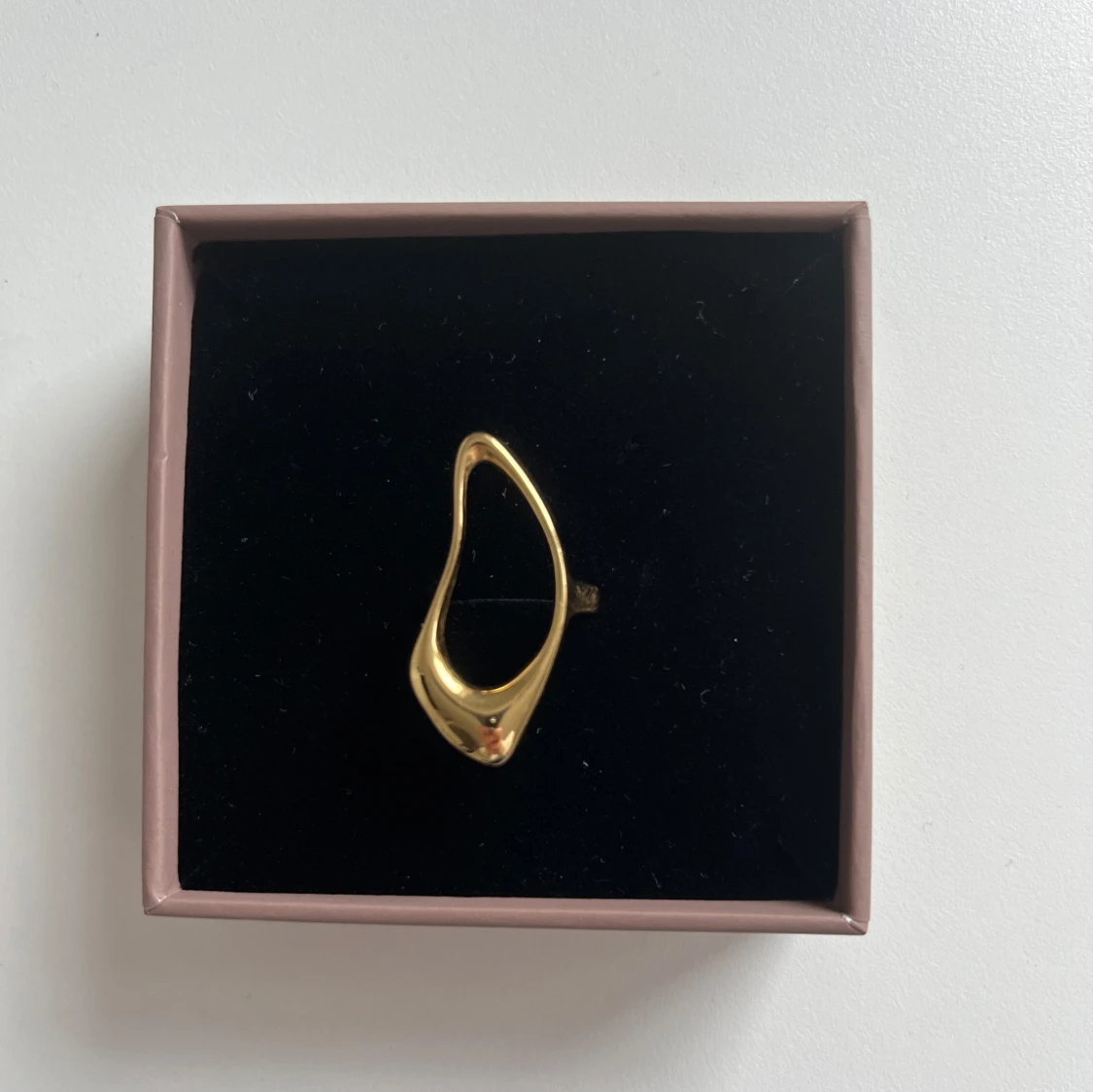 Chunky abstrakt guldring - 1