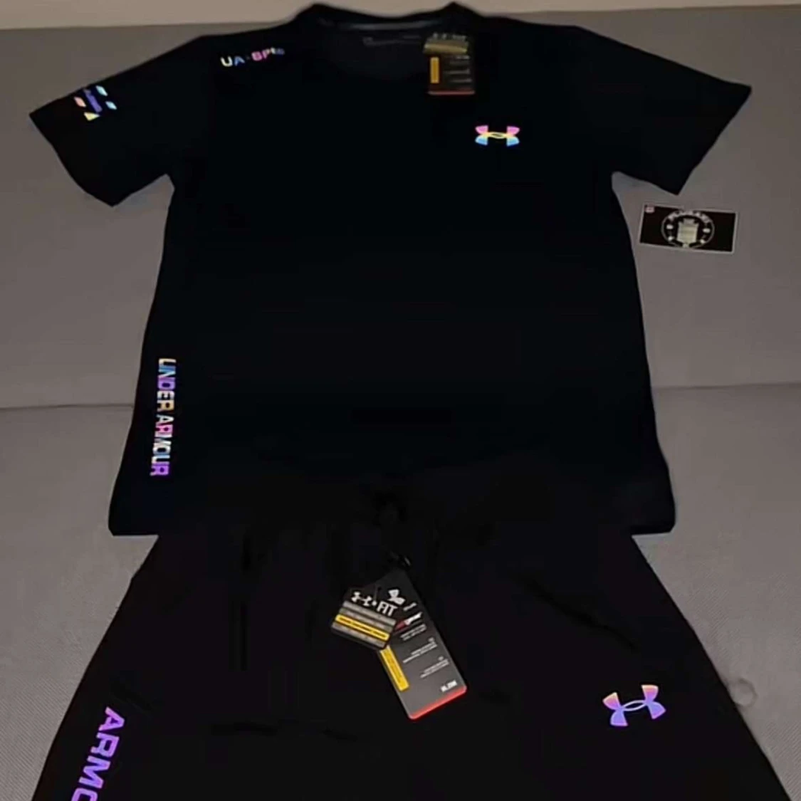 Svart t-shirt och shorts från Under Armour