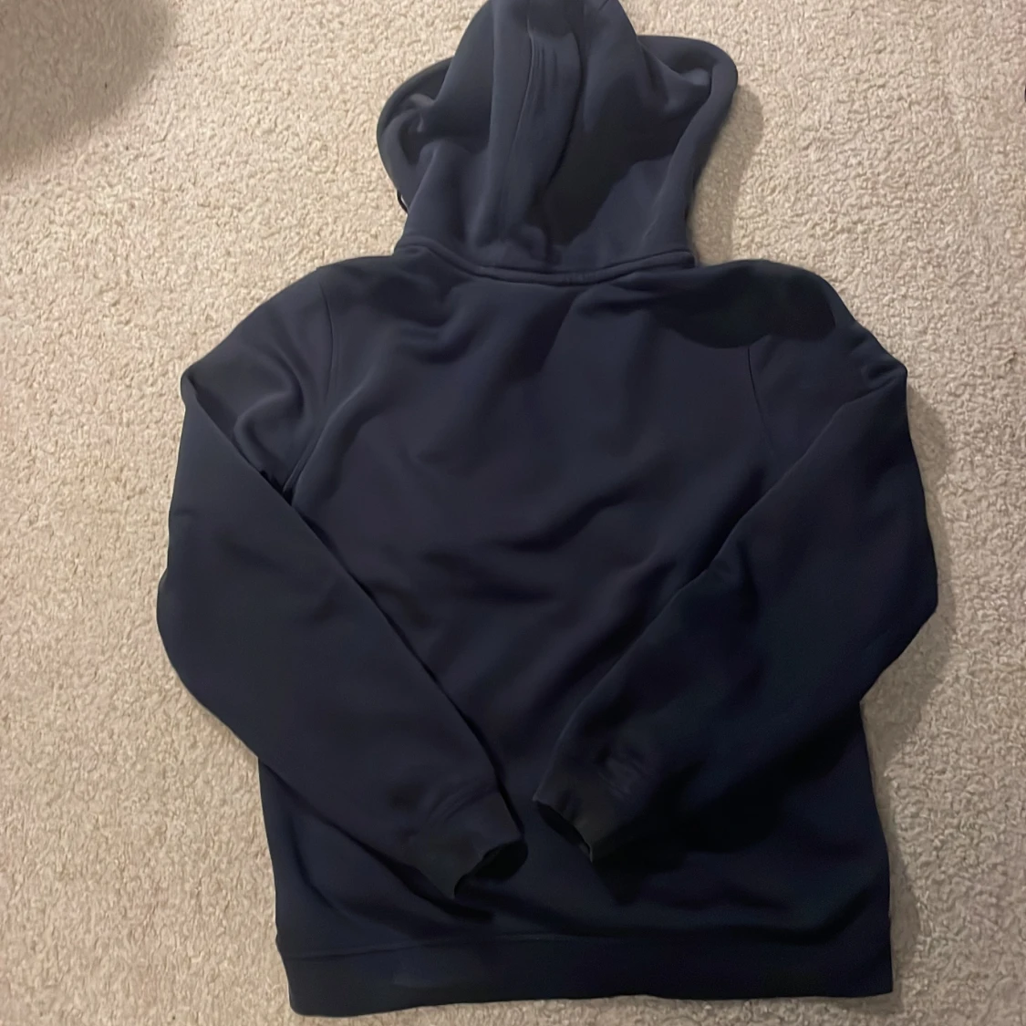 Mörkblå hoodie från Sail Racing - 1