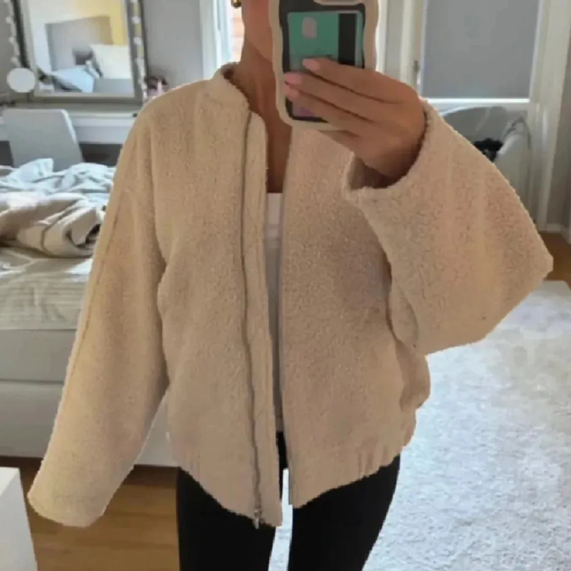 Beige teddyjacka med dragkedja