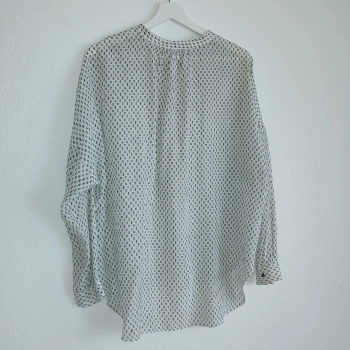 Vit och svart mönstrad blus från Zara Woman - 1