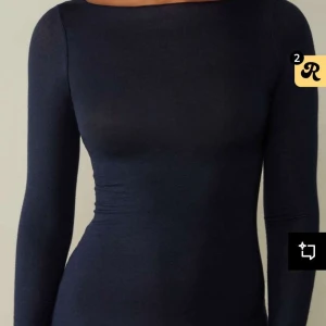Intimissimi tröja - Säljer den populära intimissimi tröjan i marinblå då den inte används jätte ofta. Tröjan har inga defekter. Skriv för fler bilder! 💓