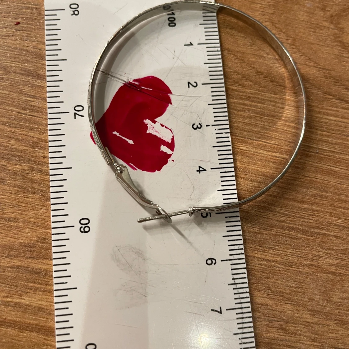 Stora silverfärgade hoop-örhängen - 3