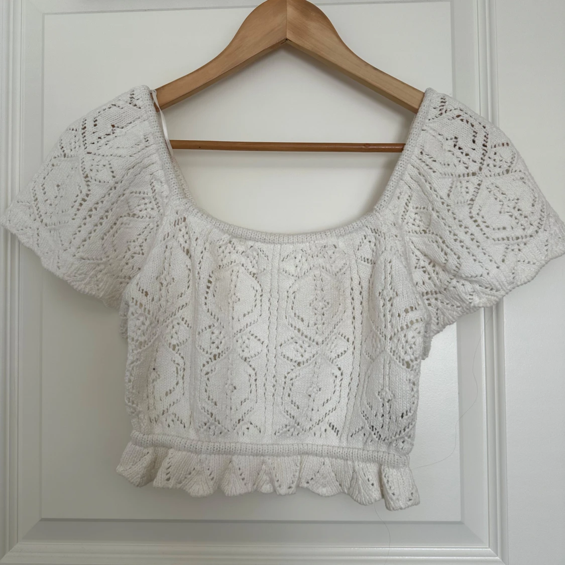 stickad vit topp