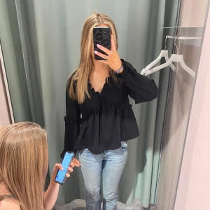 Vero moda blus - Svart blus från vero moda Storlek XS/S💕nypris 500kr.