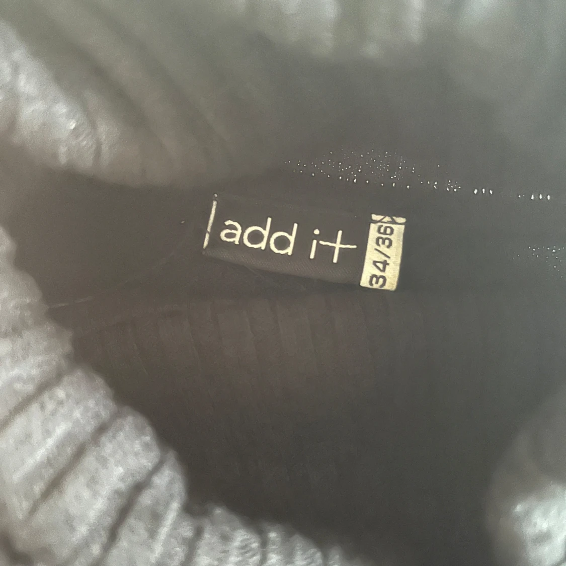 Svart polotröja från Add It - 2