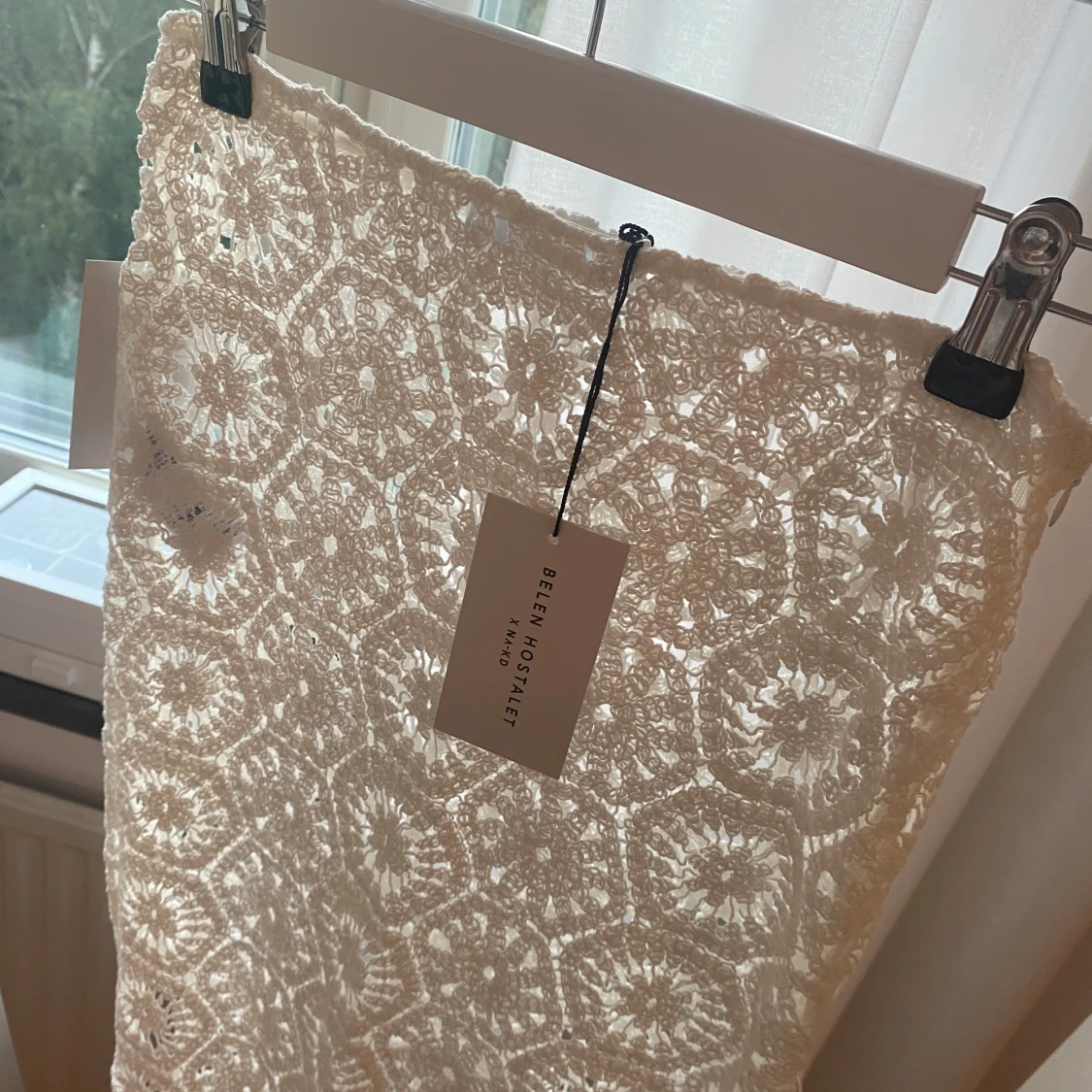 Helt Ny Vit Virkad Kjol NA-KD Storlek 34 - 1