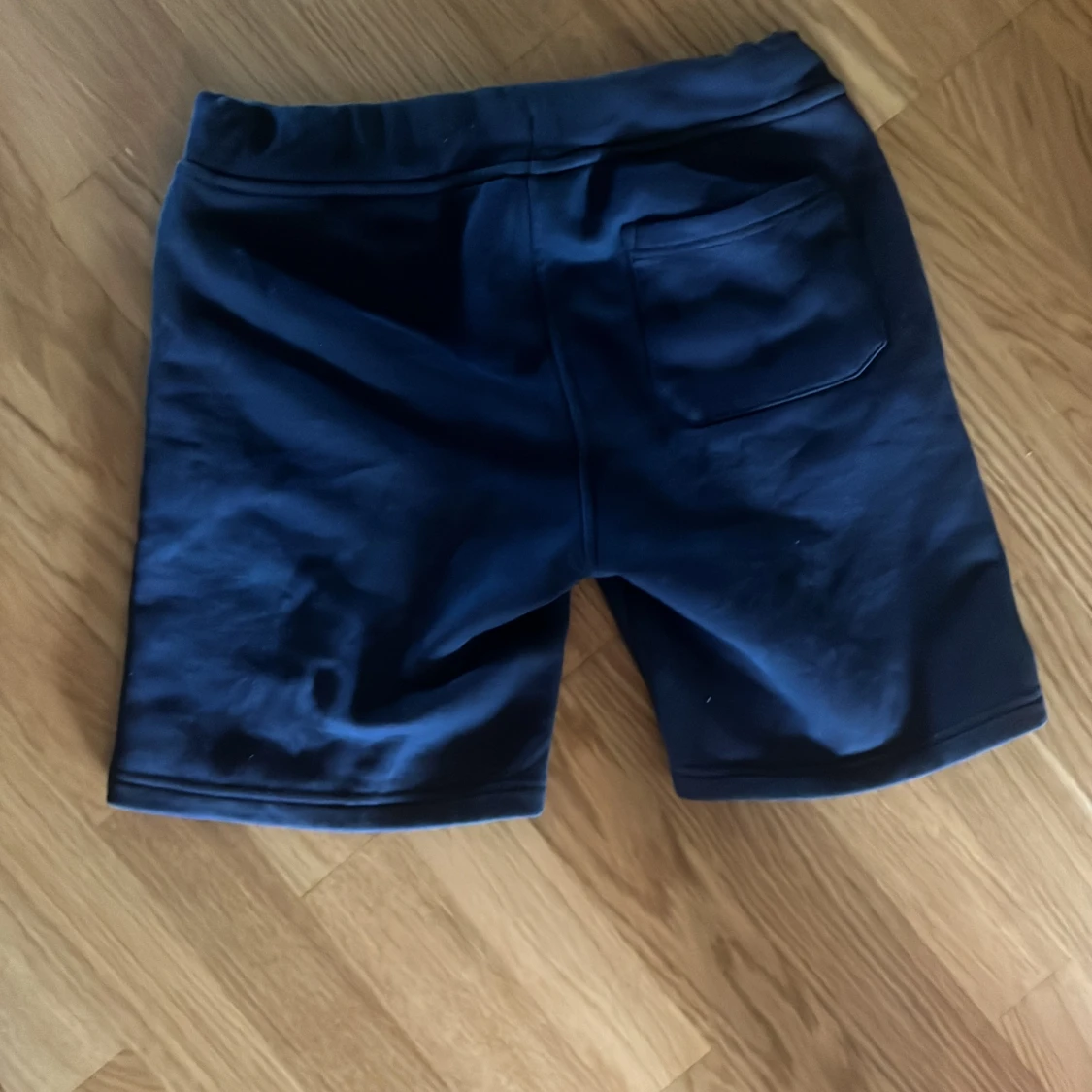 Mörkblå Sail Racing shorts med snörning - 1