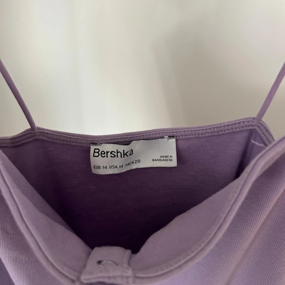 Ljuslila kort klänning från Bershka - 2