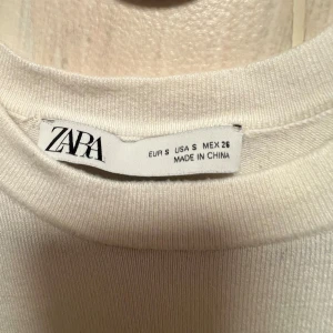 Vit kortärmad tröja från Zara - Tunn tröja från Zara