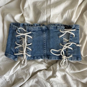 Blå jeans corset - Cool jeans corset! Storlek S!! Fint skick🥰🥰💖💖