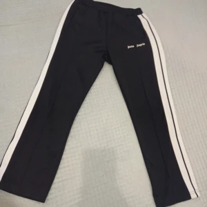 Palm angels byxor  - Säljer mina Palm angels byxor 