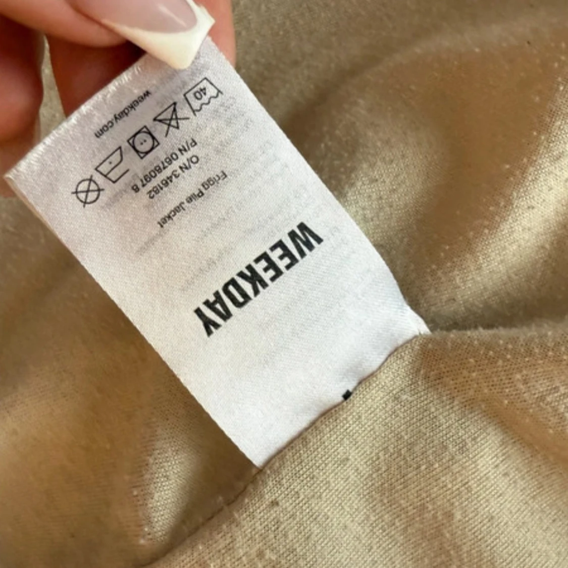 Beige teddyjacka från Weekday M - 4