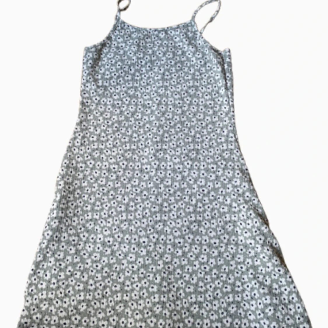 Blommig sommarklänning med smala axelband