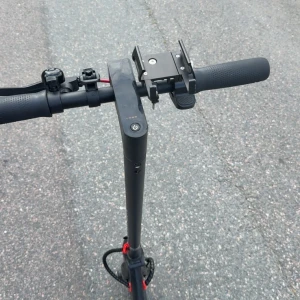 Säljer min E-WHEELS E2S V2 PRO  - Den är i väldigt bra skick dubbla batteri så den har 7,5 mil i räckvidd. Den går i 30 kmh. Finns att hämta i Göteborg.