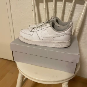 Nike Air Force 1  42 - Nike Air force 1|Storlek:42|pris:499kr|Skick:7/10|Hör av dig vid minsta lilla fundering eller fråga|
