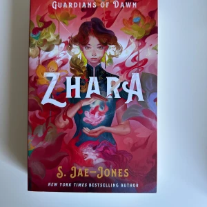 Zhara  - Zhara av S. Jae-Jones. Ny skick 💕