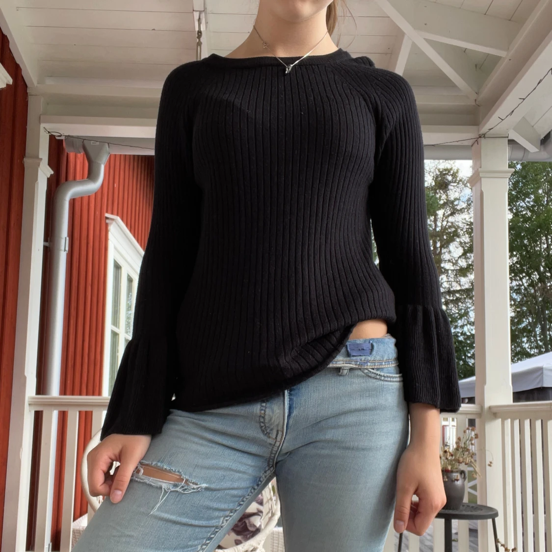 Svart ribbad tröja från Gina Tricot