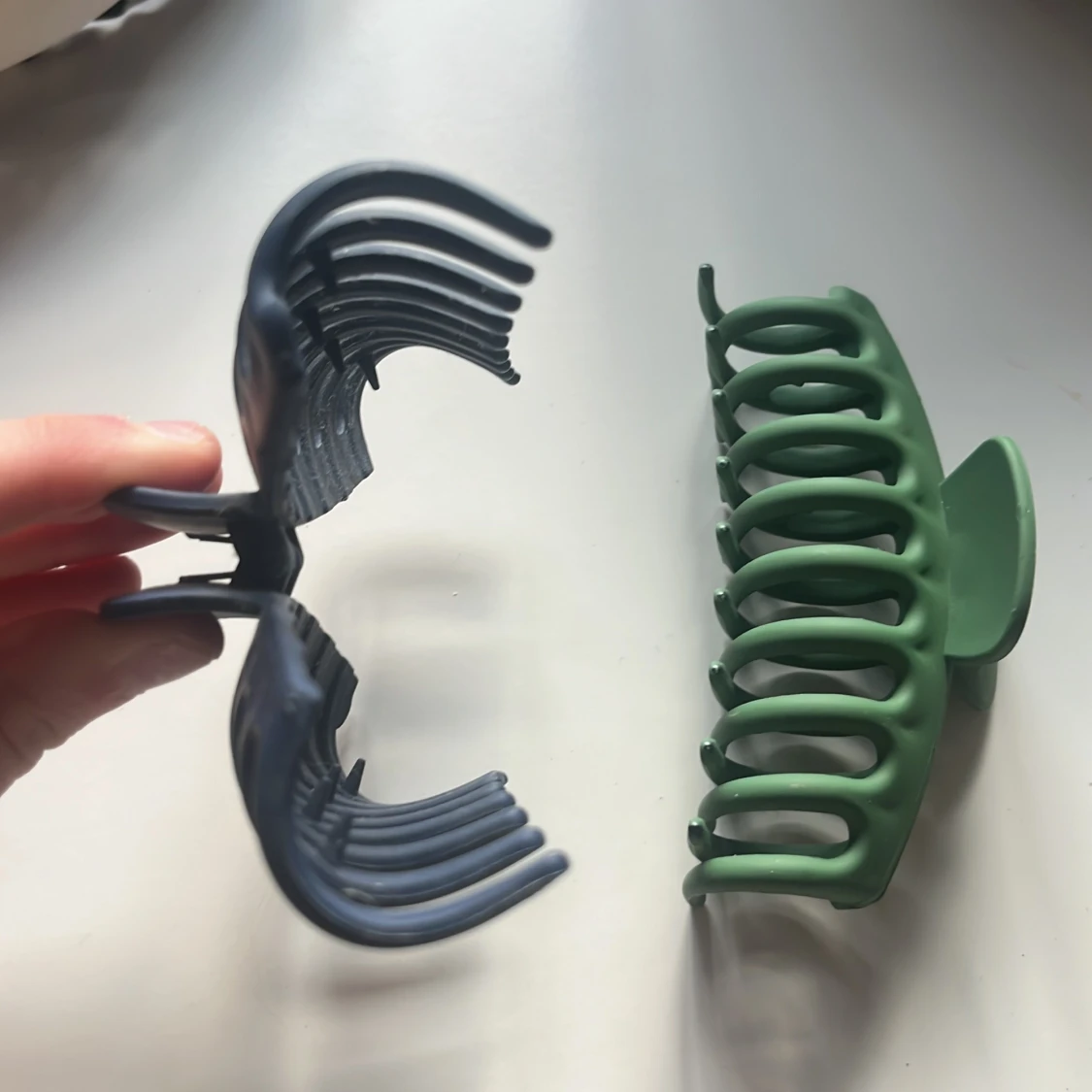 Två st hårklämmor - 2