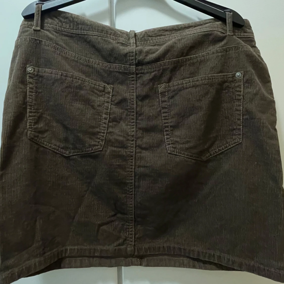 Brun manchesterkjol från Lindex - 1