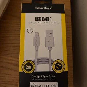 Laddare till iphone - En helt ny laddare till iphone, behövs ej längre då jag köpt en iphone 15 som inte har samma laddare! 🌸🩷