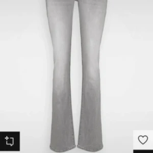 Ltb Valerie Jeans - I bra skick! Säljer då de är för korta på mig för bär vanligtvis längden 32! Storlek 28/30! PRIS kan diskuteras
