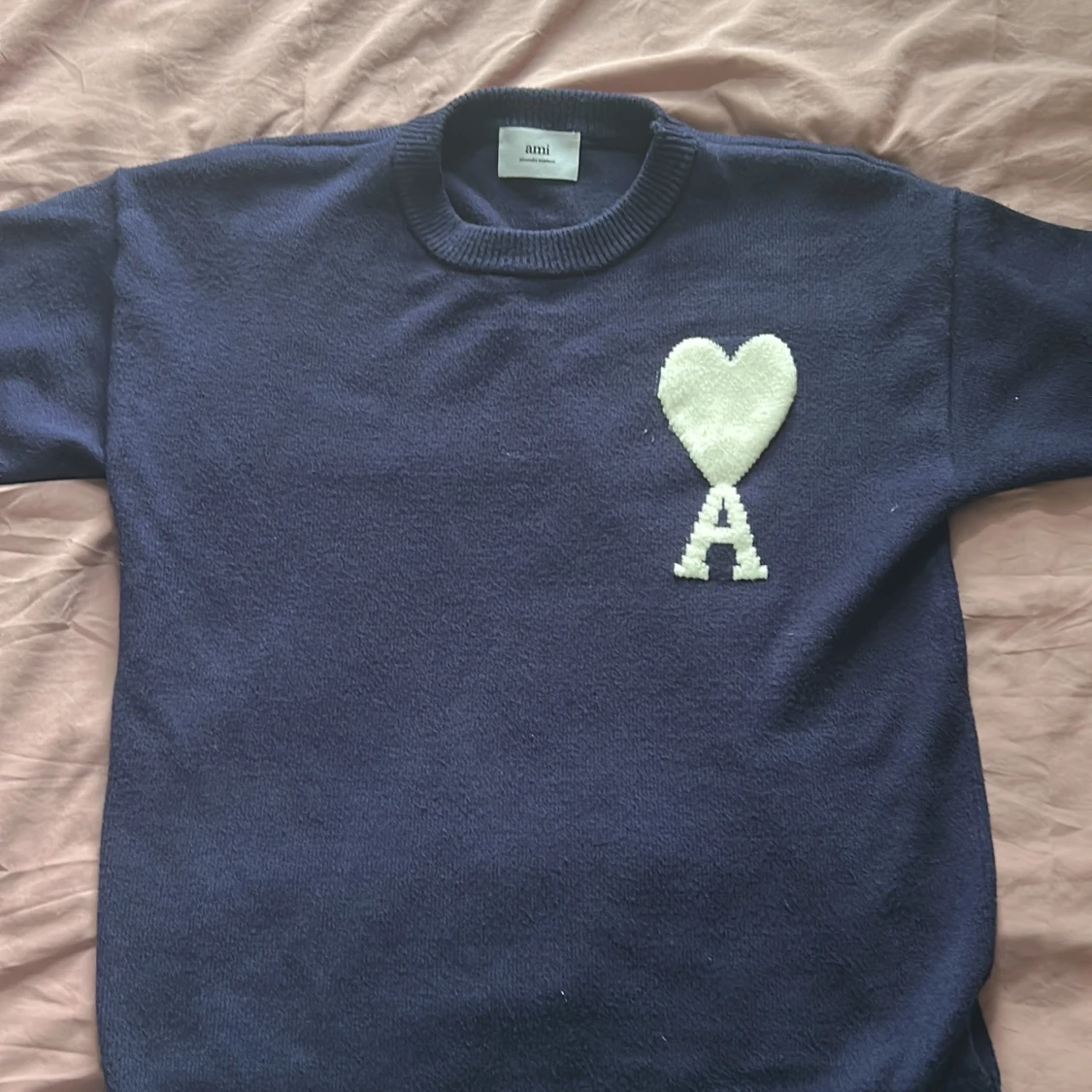 Marinblå stickad tröja från Ami