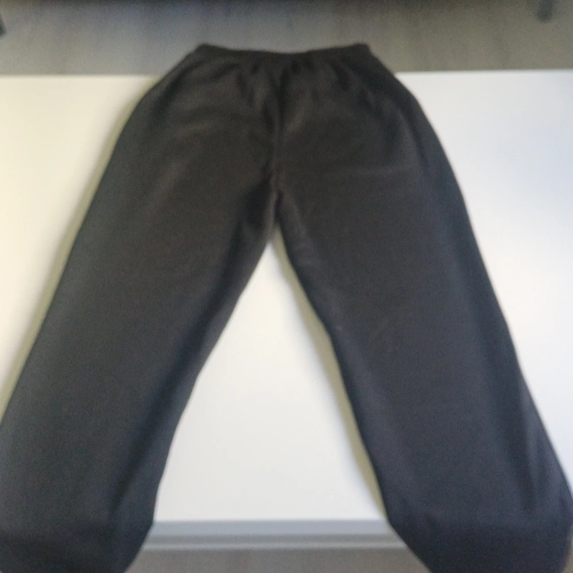 Svarta mjukisbyxor strl M - 1