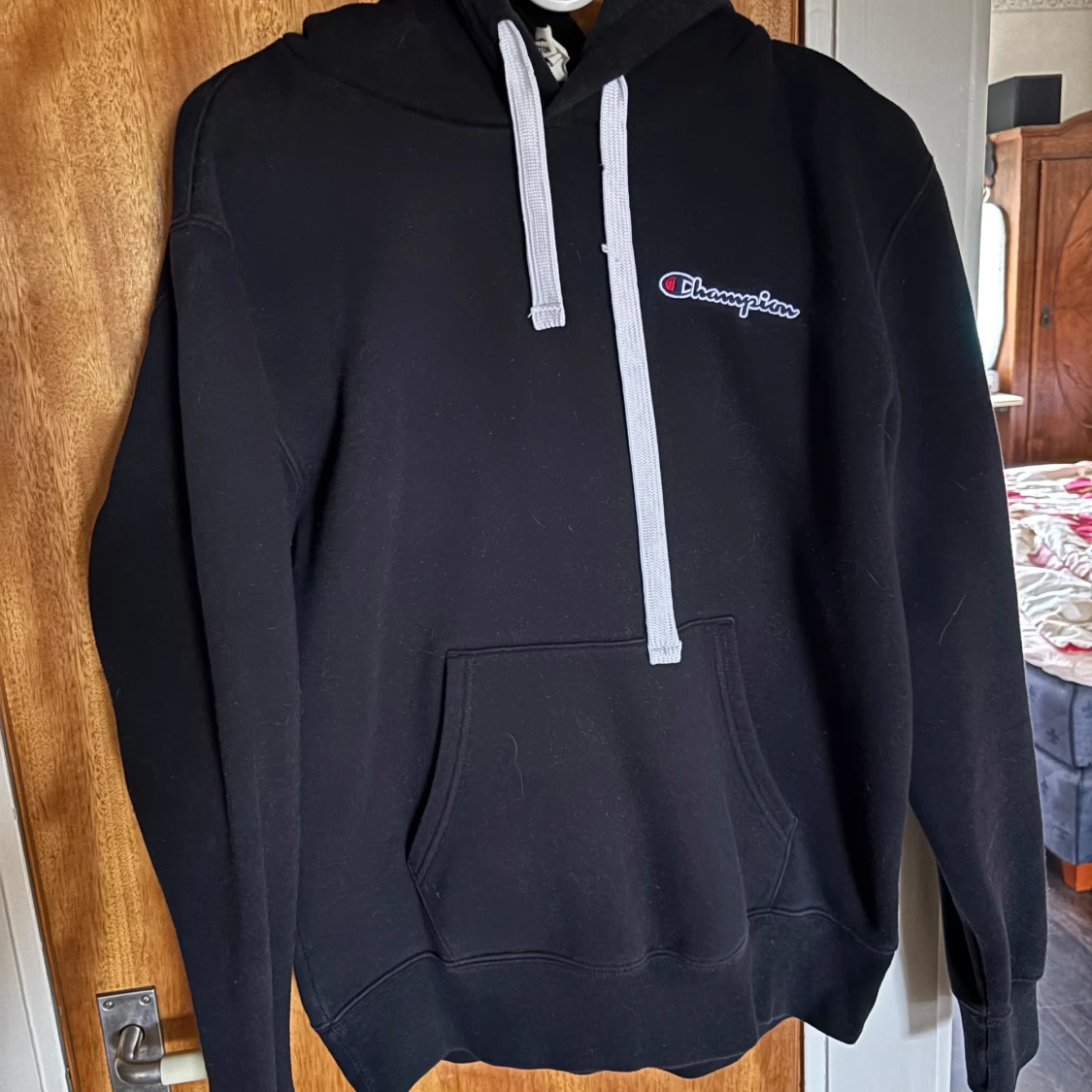 Svart hoodie från Champion