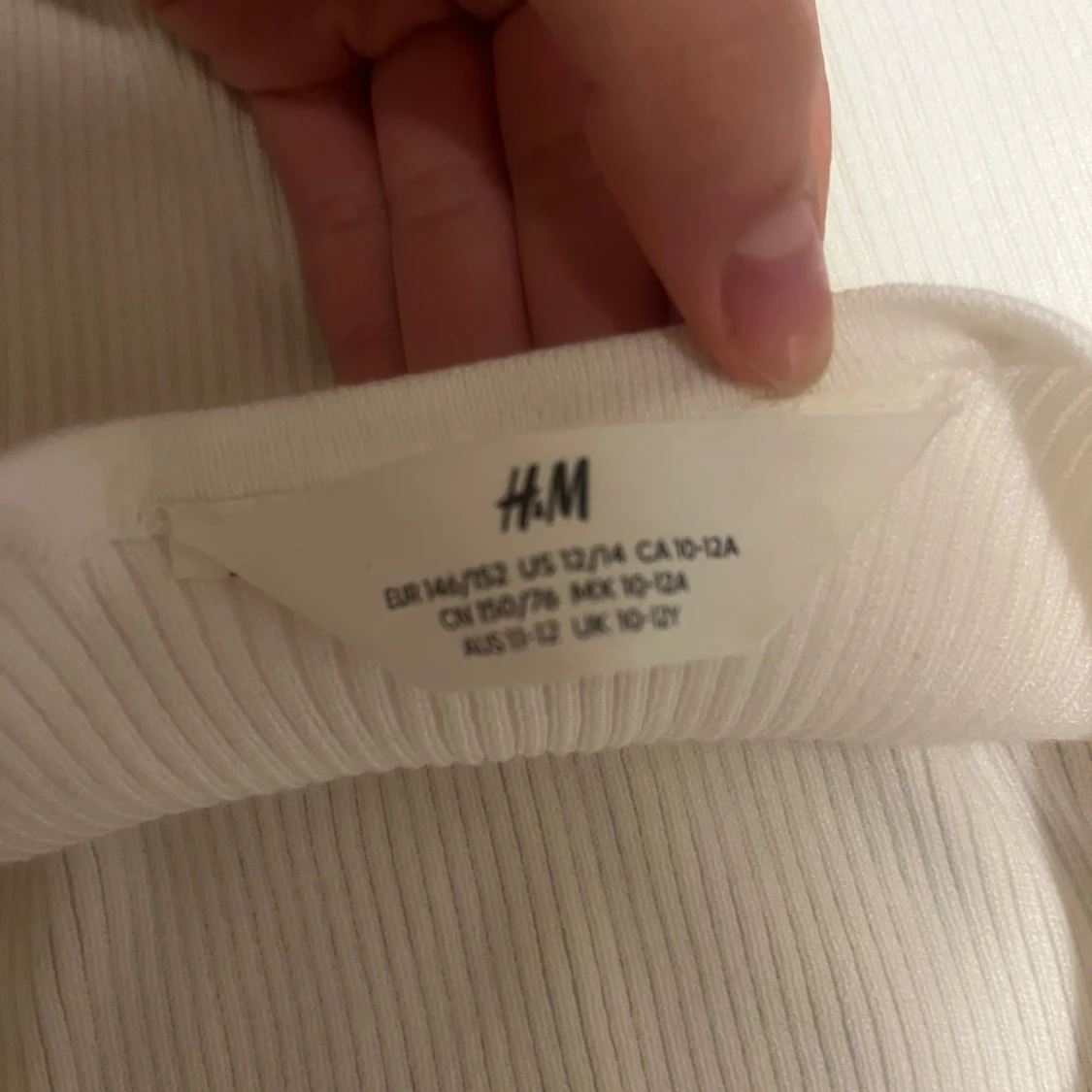 Vit ribbad långärmad topp från H&M - 3