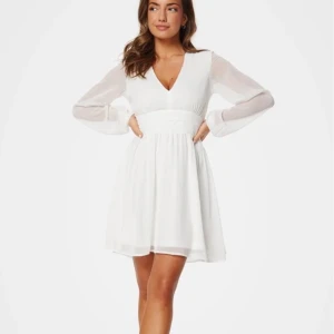 Studentklänning  - Prislapp kvar, endast testad 