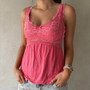 Rosa spetslinne  - Sötaste spetslinnet!!💕💕☺️pris kan diskuteras