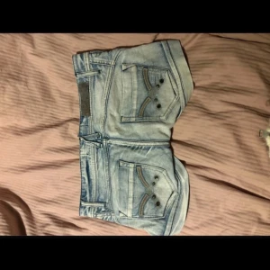 Ljusblå lågmidjade shorts - Jätte snygga jeans blå lågmidjade shorts 